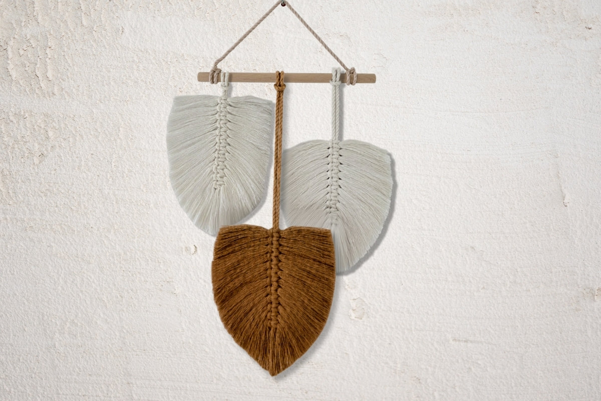 DIY Macramé Soulknots box – Wandhanger 3 veren aan houten stok
