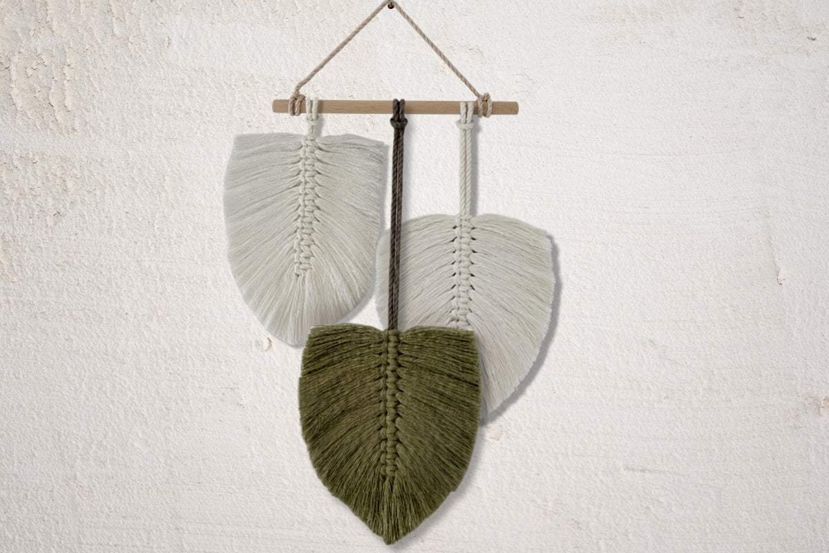 DIY Macramé Soulknots box – Wandhanger 3 veren aan houten stok